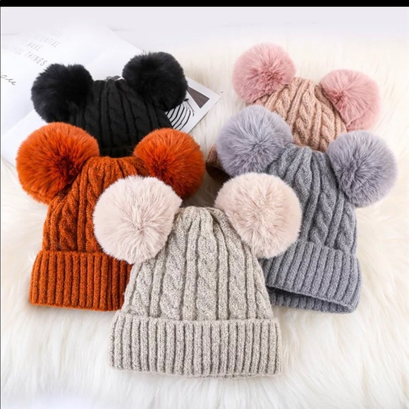 Beanie removable Pom Pom+Back in stock colors! NWT+Disneyland fun - Picture 3 of 8